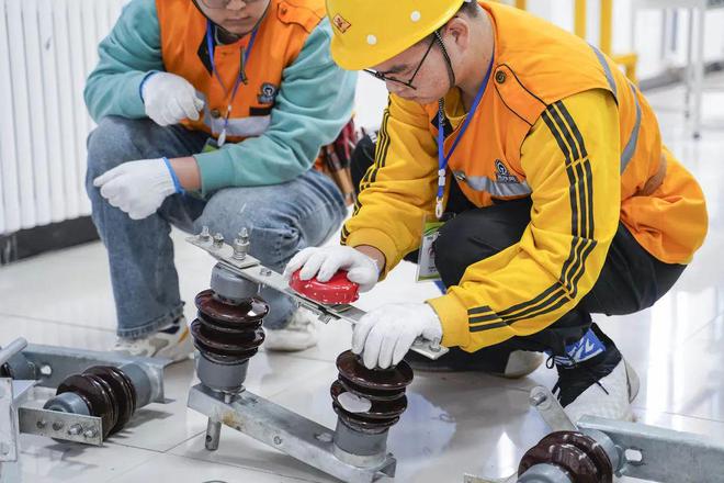 西安铁道职业学校热门专业丨精准解读电气化铁道供电专业介绍！
