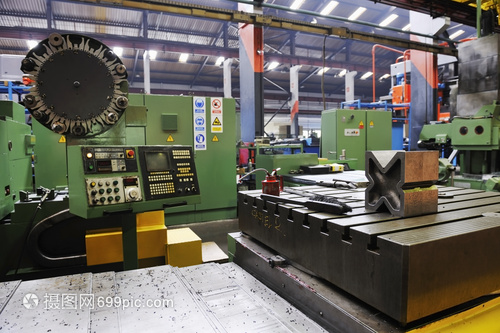 钢铁机械零件销售 现代工厂室内大厅的专业设备展示